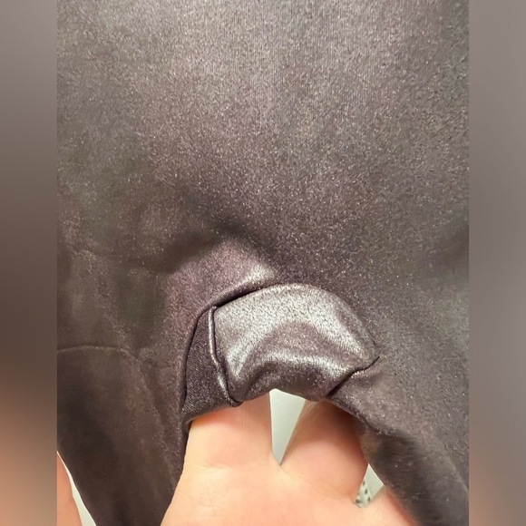 21. Spanx Ready to Wow Faux Leather Leggings High Rise Wine Medium - Picture 11 of 16